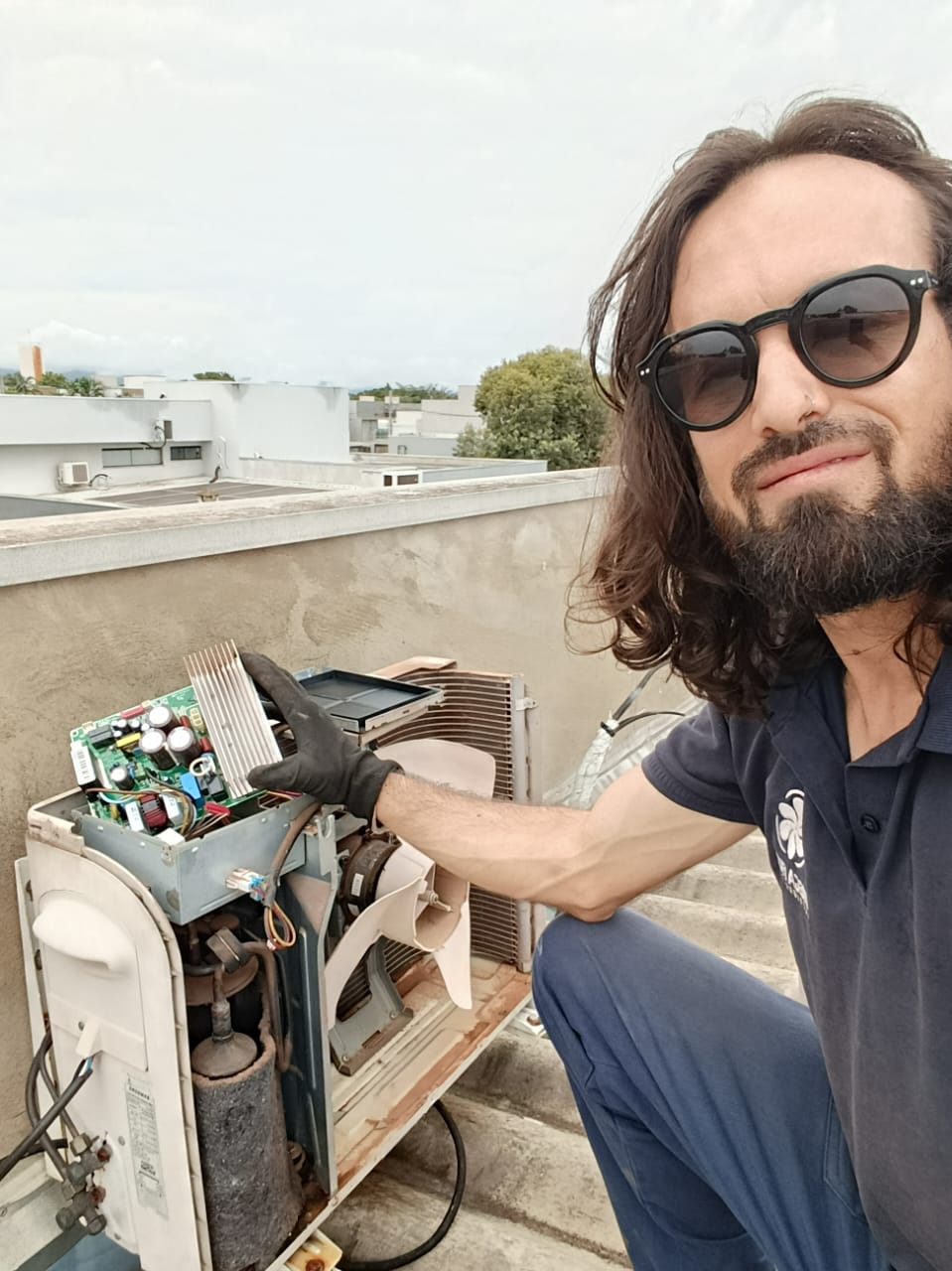 Dr. Eletron atuando na refrigeração